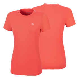 Vorder- und Rückseite des Pikeur Funktions T-Shirts Vilma in der Kollektionsfarbe coral red mit Rundhals Ausschnitt und kleinem Labeling im Brustbereich, Hintergrund weiß.