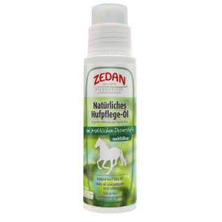 Vorderseite des Natürlichen Hufpflege Öl Dosierstiftes 200 ml in weiß mit Schraubverschluss, grün schattiertem Etikett mit weißem Pferd und Logo in rot-weiß, Hintergrund weiß.